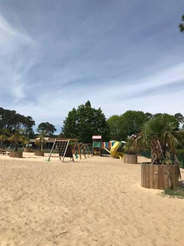 Village Vacances Aux Villages Sous Les Pins Léon Eksteriør bilde